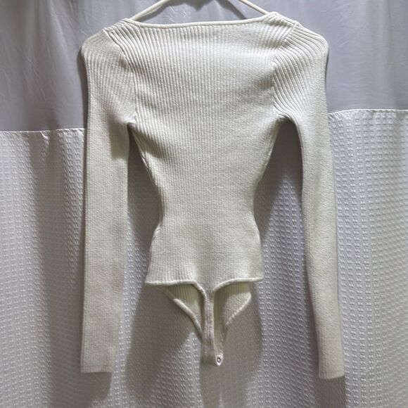 Abercrombie & Fitch Cream Bodysuit!! - Picture 4 of 4